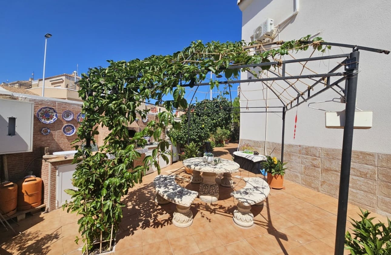 3 chambre Villa/Maison à vendre à La Mata avec garage - 495 000 € (Ref: 9594563)