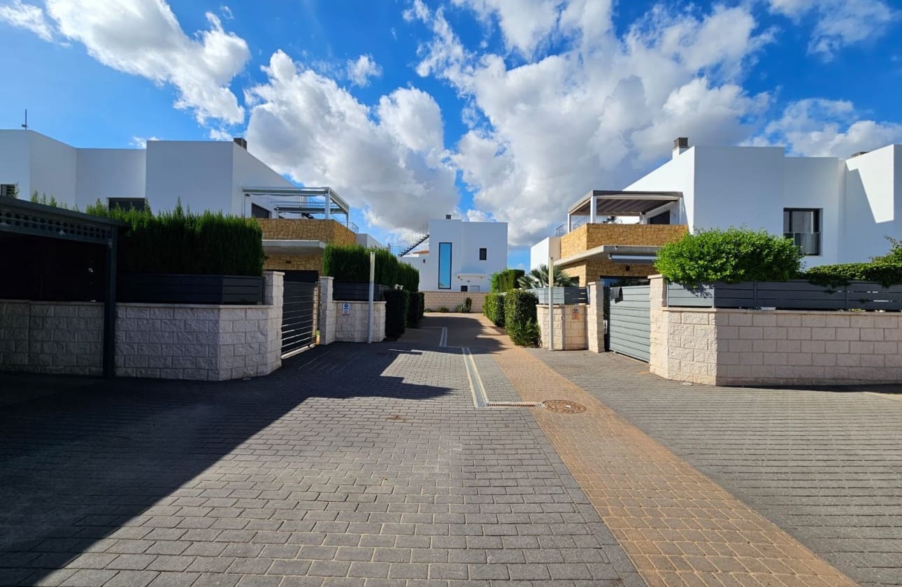 3 camera da letto Villa in vendita in Ciudad Quesada con piscina garage - 499.500 € (Rif: 9594564)