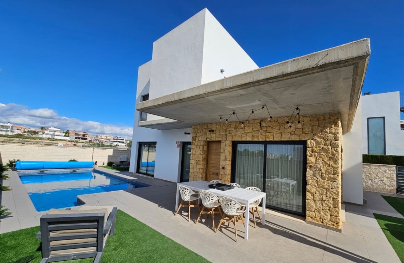 3 camera da letto Villa in vendita in Ciudad Quesada con piscina garage - 499.500 € (Rif: 9594564)