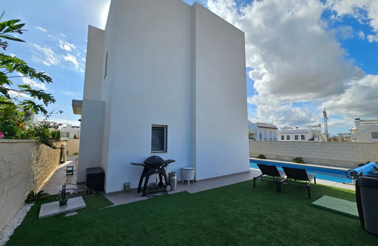 3 camera da letto Villa in vendita in Ciudad Quesada con piscina garage - 499.500 € (Rif: 9594564)