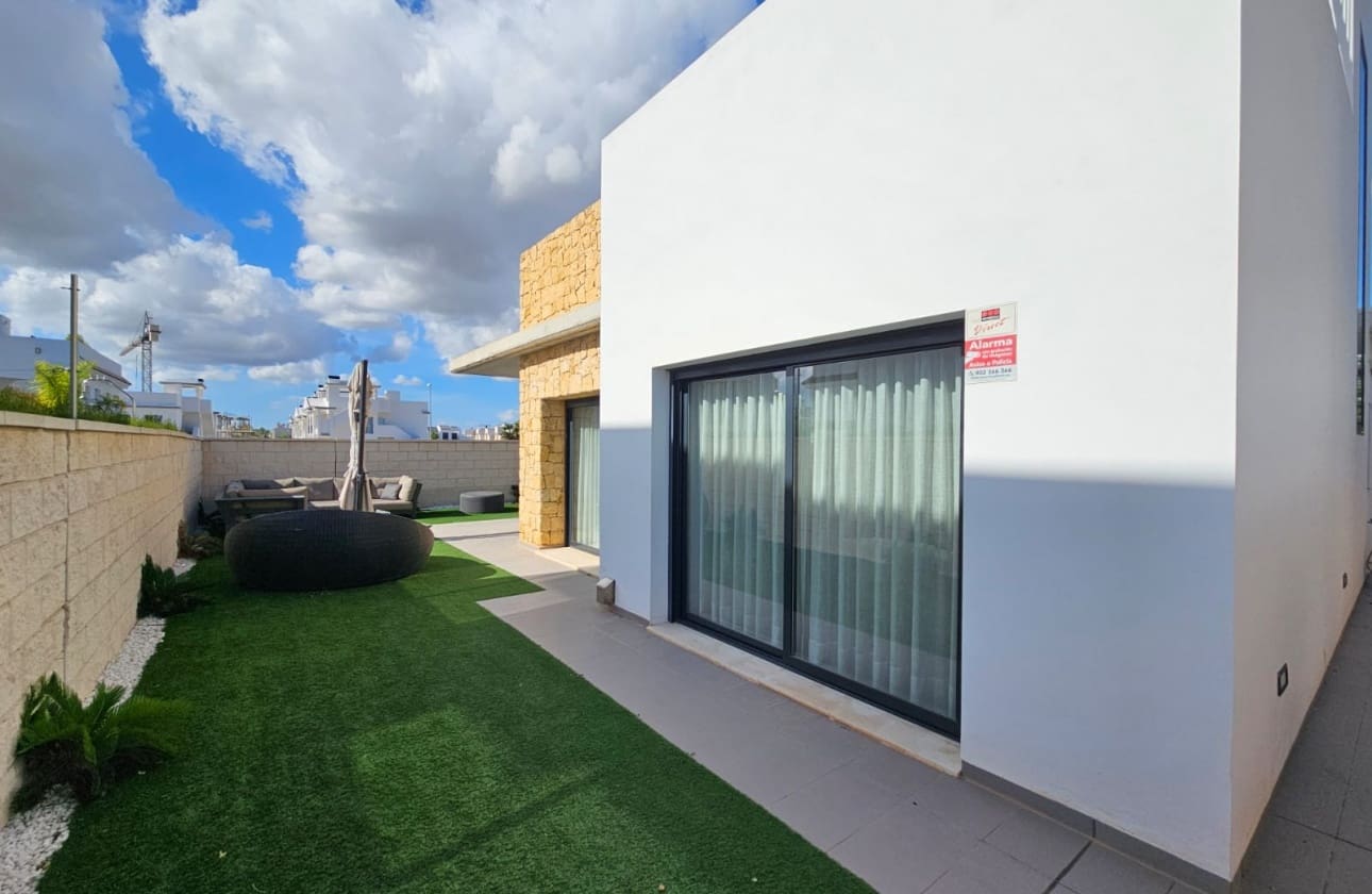 3 camera da letto Villa in vendita in Ciudad Quesada con piscina garage - 499.500 € (Rif: 9594564)