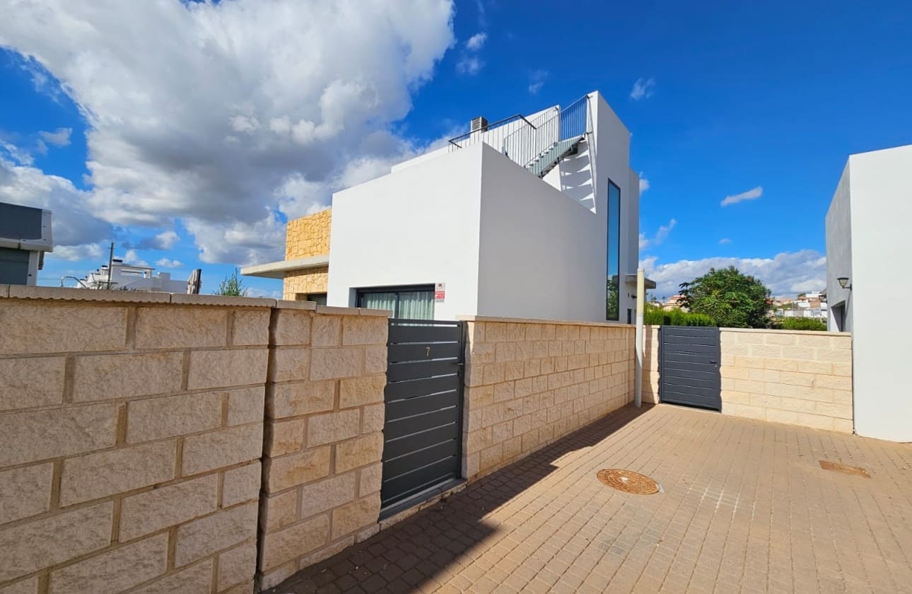 3 camera da letto Villa in vendita in Ciudad Quesada con piscina garage - 499.500 € (Rif: 9594564)