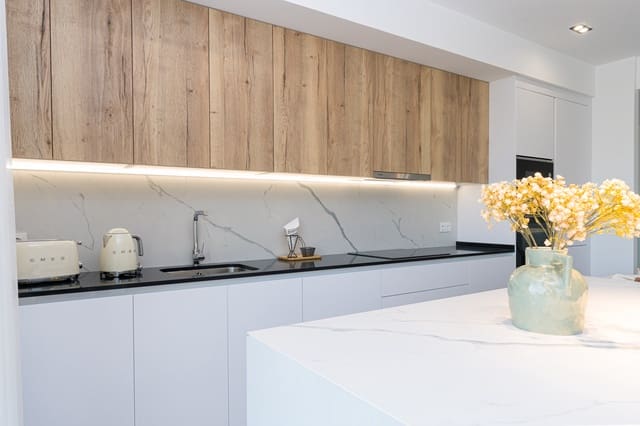 2 makuuhuone Bungalow myytävänä paikassa Balcón de Finestrat - Terra Marina, Finestrat mukana uima-altaan 
autotalli - 580 000 € (Ref: 9601128)