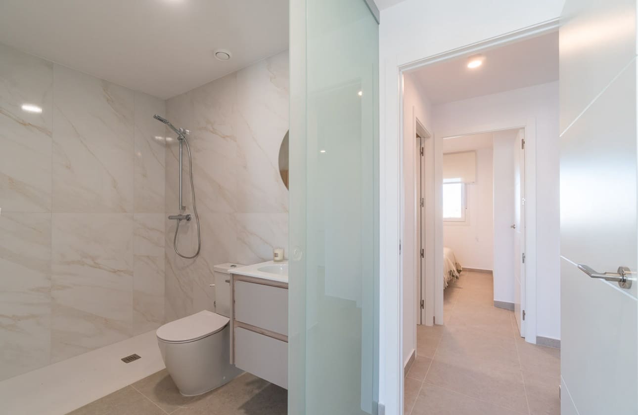 3 chambre Appartement à vendre à Playa Flamenca avec piscine - 469 000 € (Ref: 9606911)