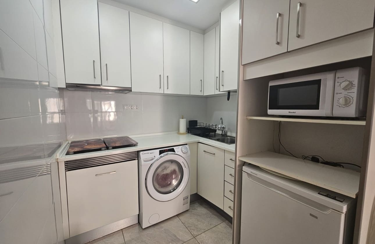 1 chambre Appartement de Plage à vendre à Torrevieja - 120 000 € (Ref: 9610003)