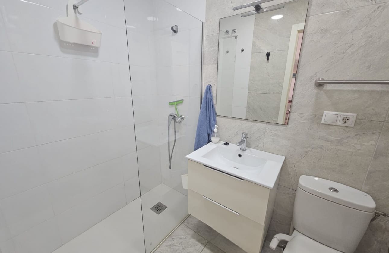 1 chambre Appartement de Plage à vendre à Torrevieja - 120 000 € (Ref: 9610003)