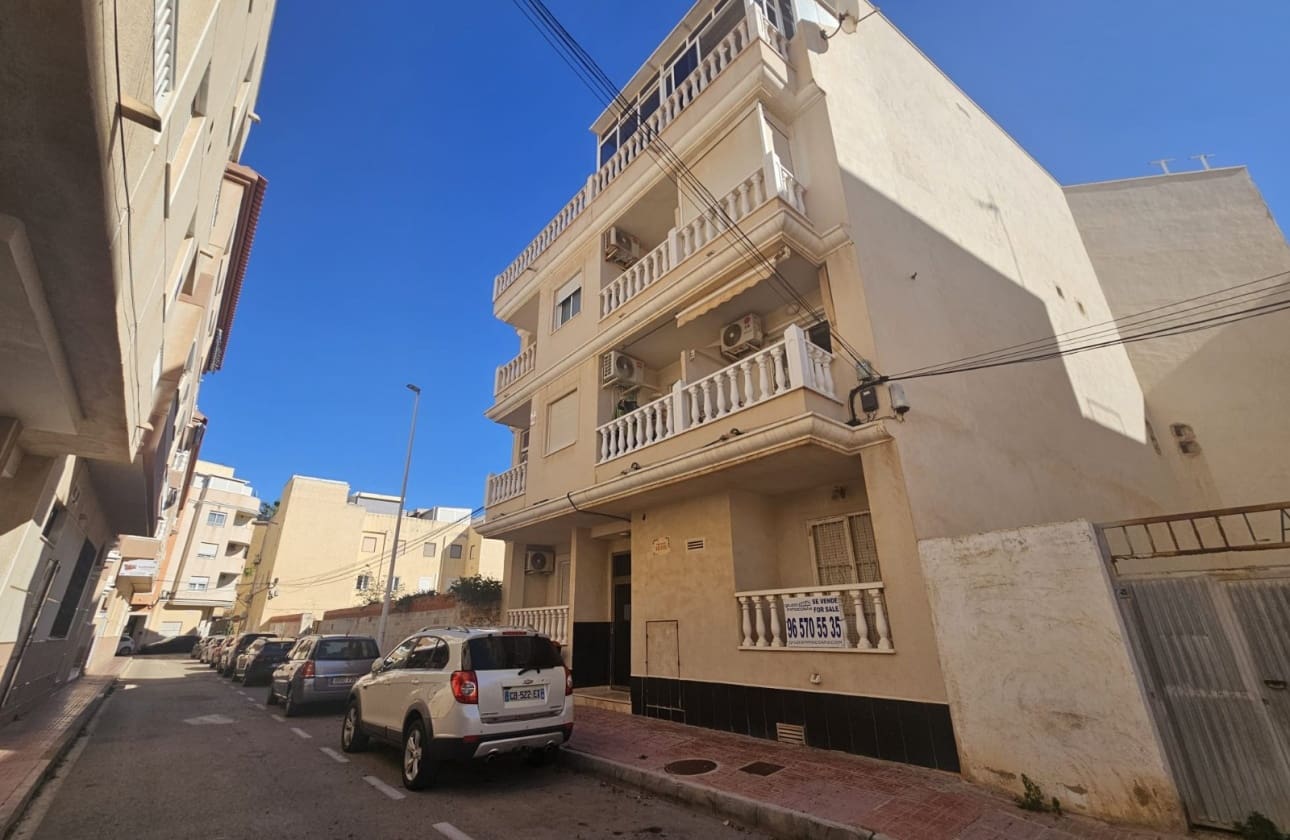 1 chambre Appartement de Plage à vendre à Torrevieja - 120 000 € (Ref: 9610003)