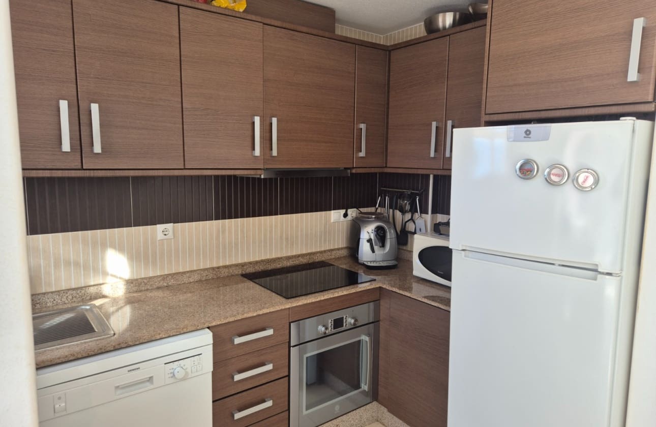 2 slaapkamer Penthouse te koop in Punta Prima met zwembad garage - € 250.000 (Ref: 9613089)