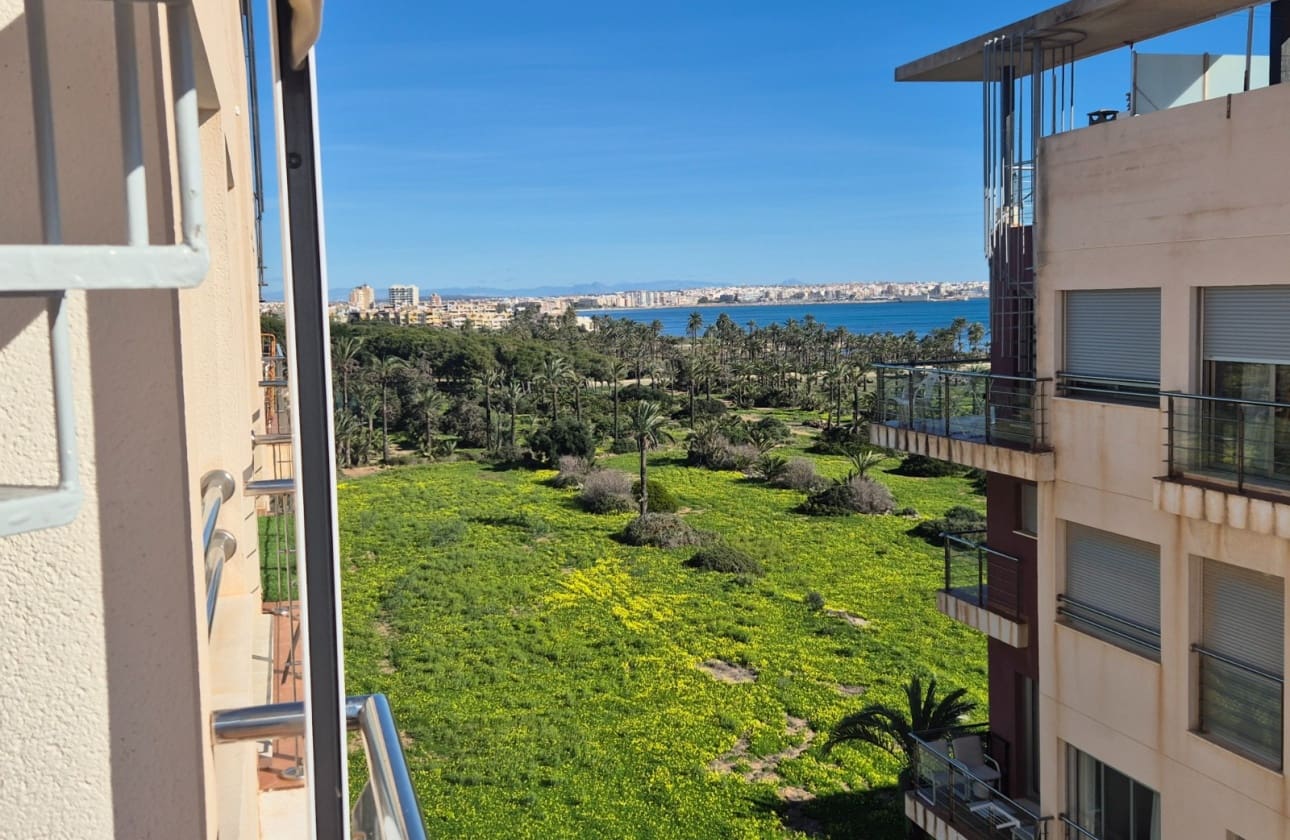 2 slaapkamer Penthouse te koop in Punta Prima met zwembad garage - € 250.000 (Ref: 9613089)