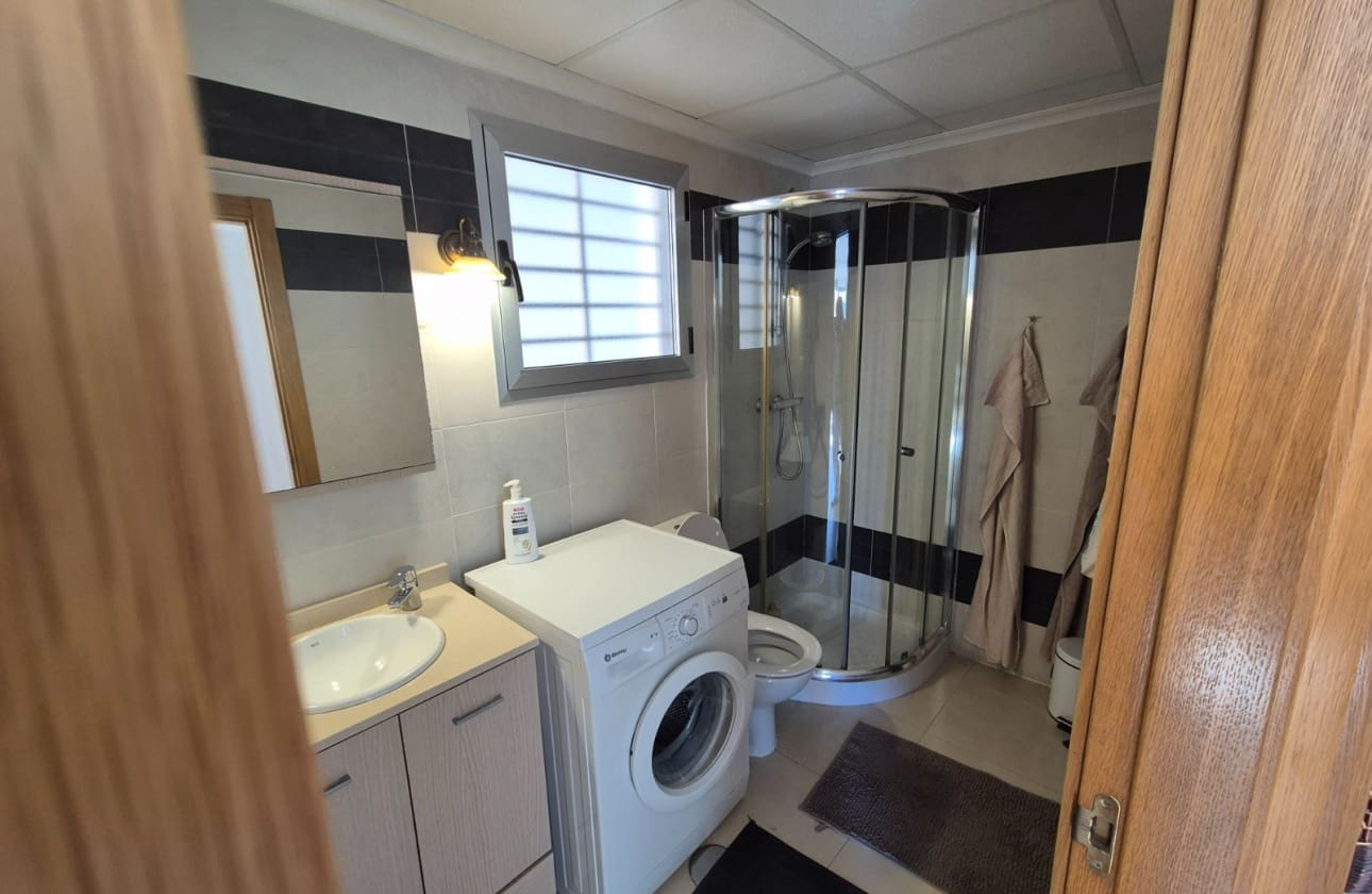 2 slaapkamer Penthouse te koop in Punta Prima met zwembad garage - € 250.000 (Ref: 9613089)