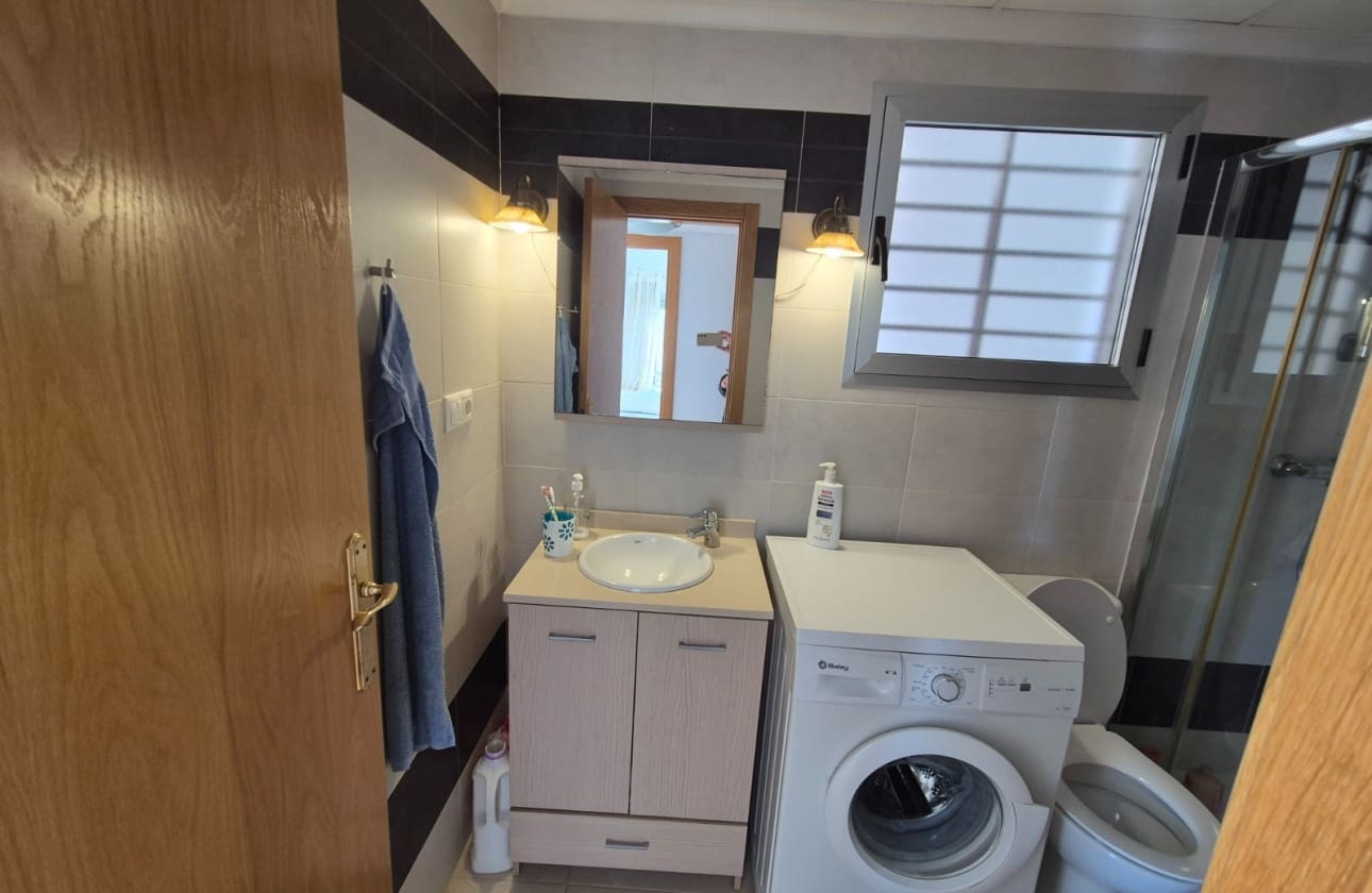 2 slaapkamer Penthouse te koop in Punta Prima met zwembad garage - € 250.000 (Ref: 9613089)