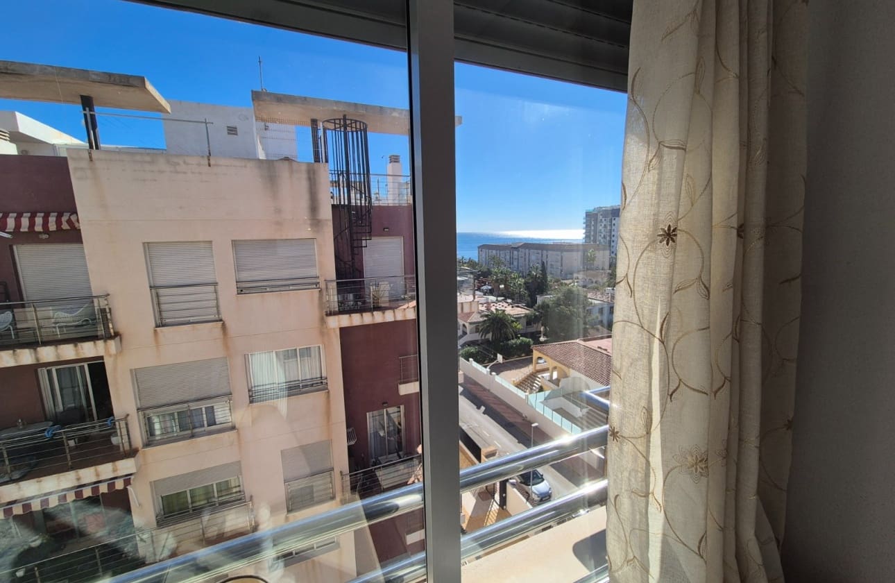 2 slaapkamer Penthouse te koop in Punta Prima met zwembad garage - € 250.000 (Ref: 9613089)