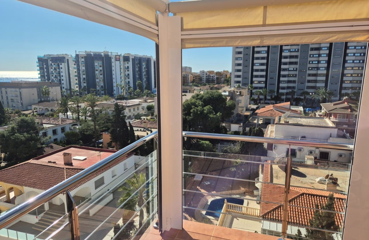 2 slaapkamer Penthouse te koop in Punta Prima met zwembad garage - € 250.000 (Ref: 9613089)