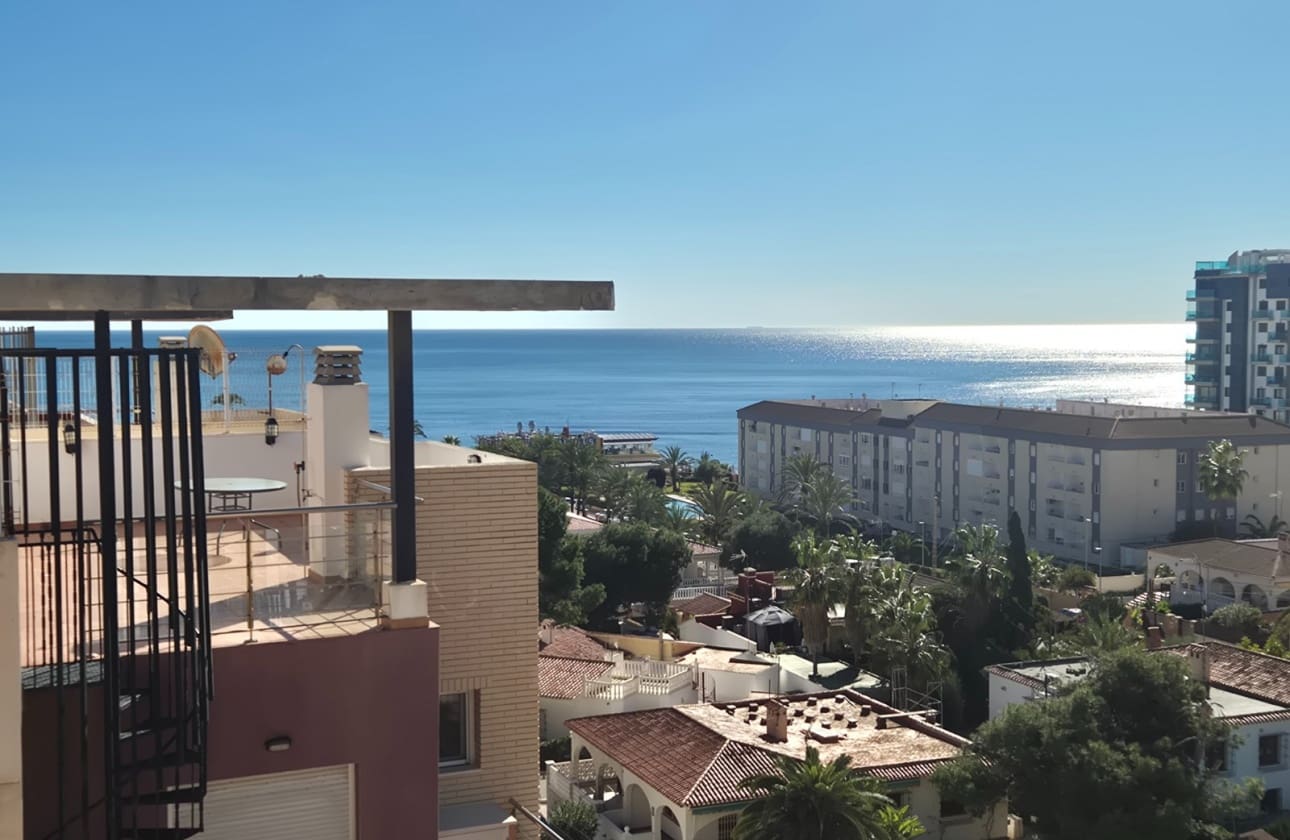 2 slaapkamer Penthouse te koop in Punta Prima met zwembad garage - € 250.000 (Ref: 9613089)