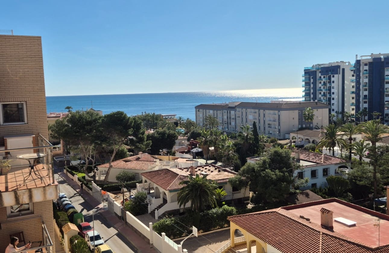 2 slaapkamer Penthouse te koop in Punta Prima met zwembad garage - € 250.000 (Ref: 9613089)