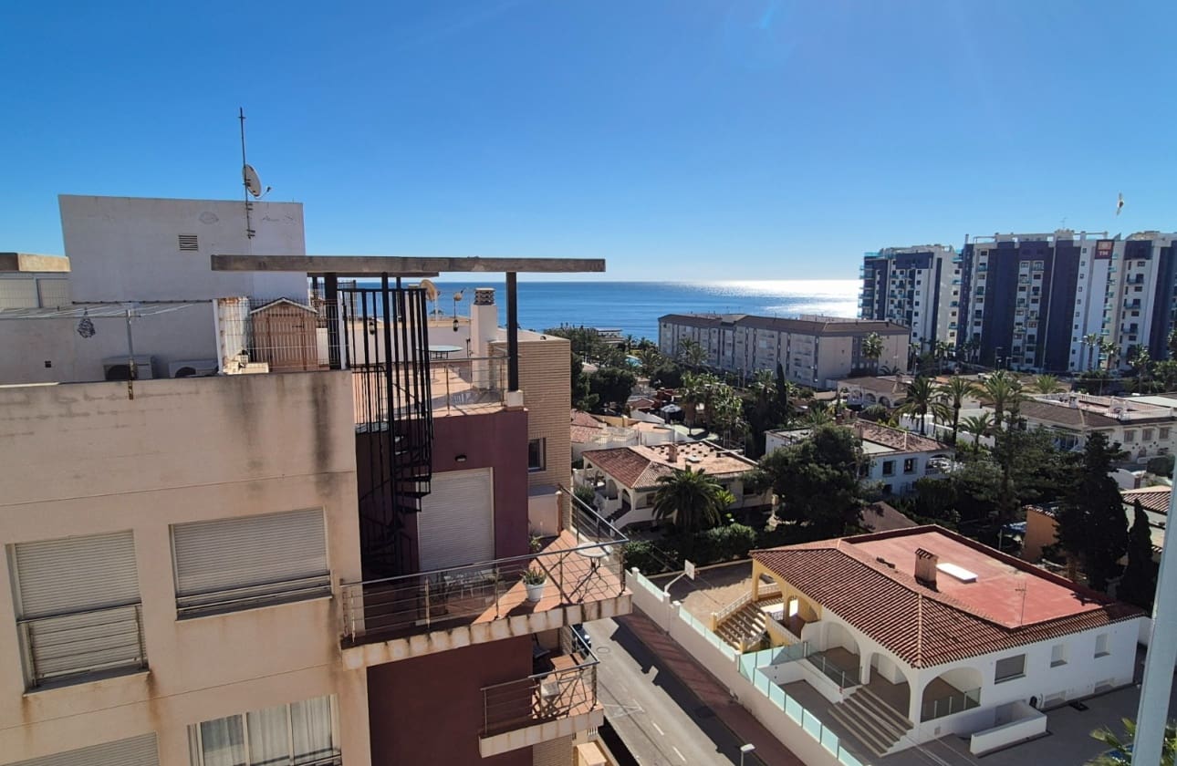 2 slaapkamer Penthouse te koop in Punta Prima met zwembad garage - € 250.000 (Ref: 9613089)