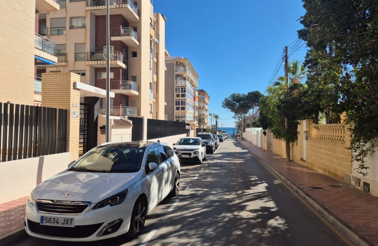 2 slaapkamer Penthouse te koop in Punta Prima met zwembad garage - € 250.000 (Ref: 9613089)