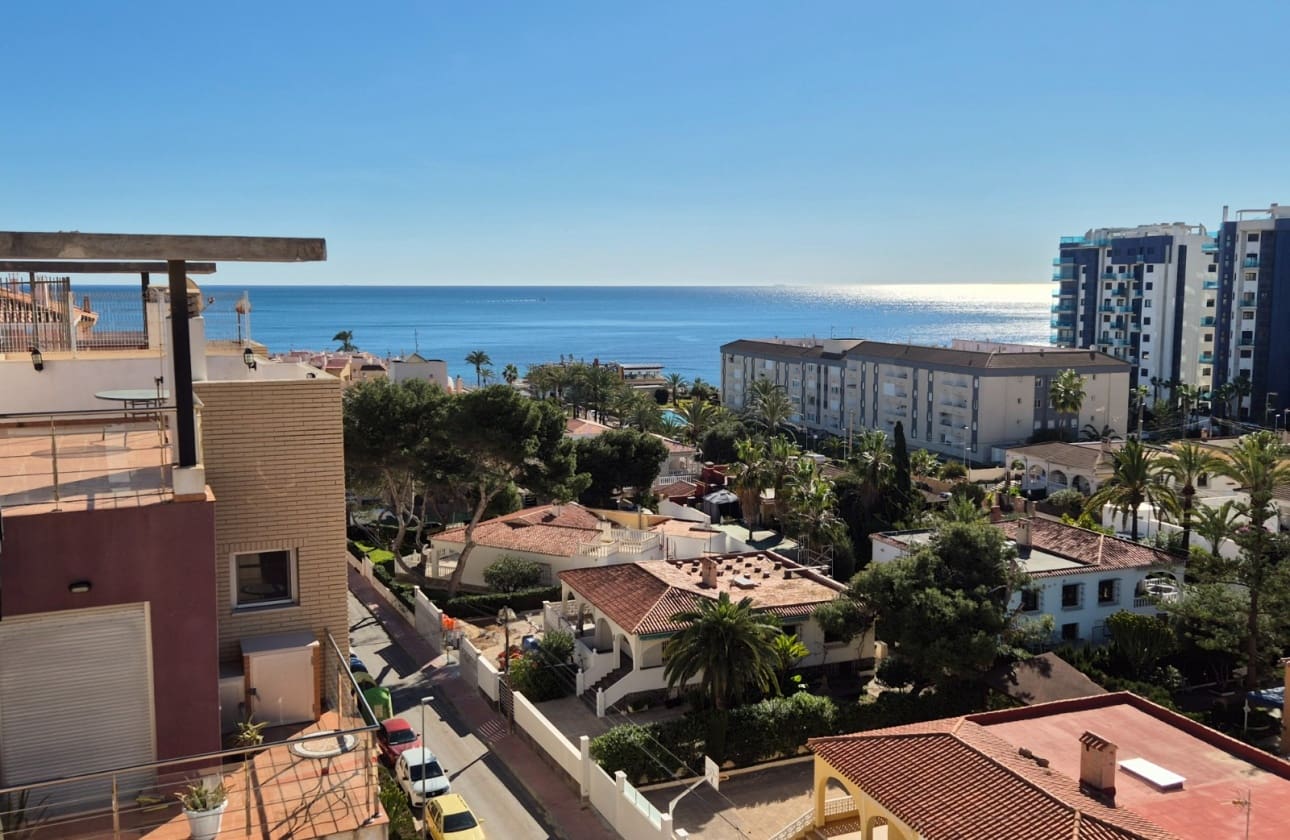 2 slaapkamer Penthouse te koop in Punta Prima met zwembad garage - € 250.000 (Ref: 9613089)