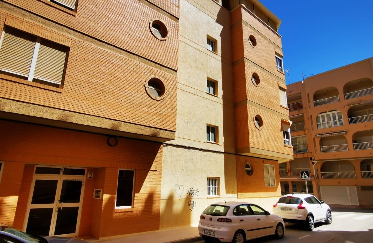 1 bedroom Apartment for sale in Guardamar del Segura - € 120,000 (Ref: 9613090)