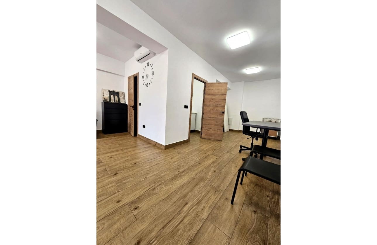 Local Comercial de 1 habitación en Guardamar del Segura en venta - 99.500 € (Ref: 9613091)