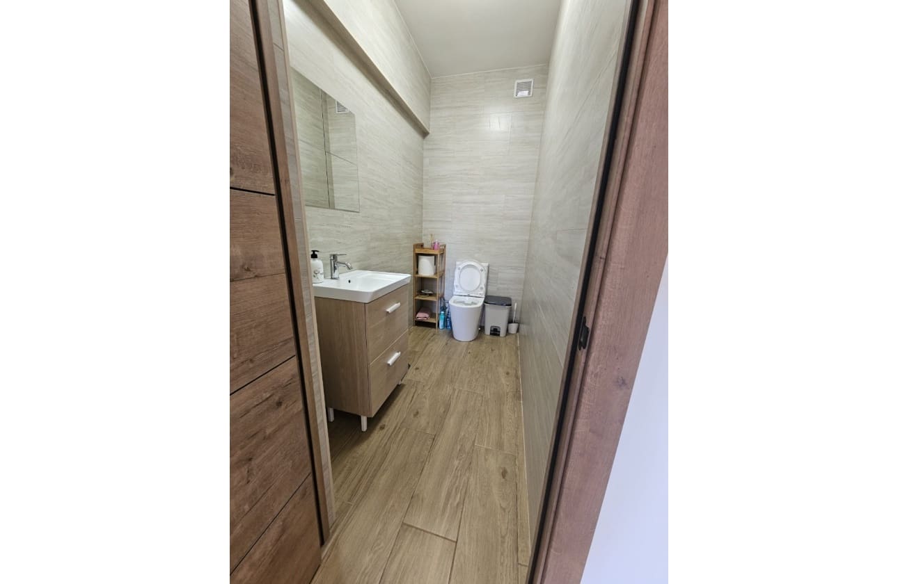 Local Comercial de 1 habitación en Guardamar del Segura en venta - 99.500 € (Ref: 9613091)