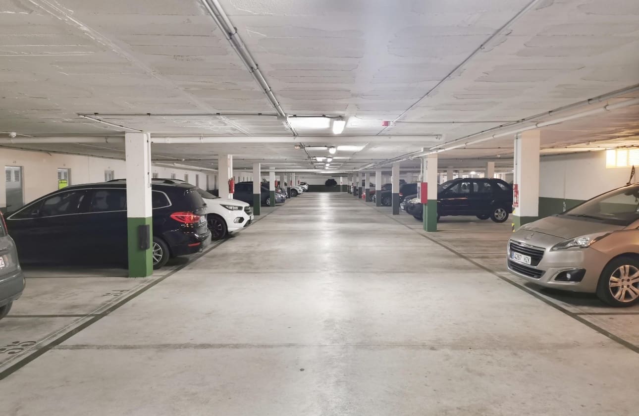 Garage for sale in Guardamar del Segura - € 16,000 (Ref: 9613094)