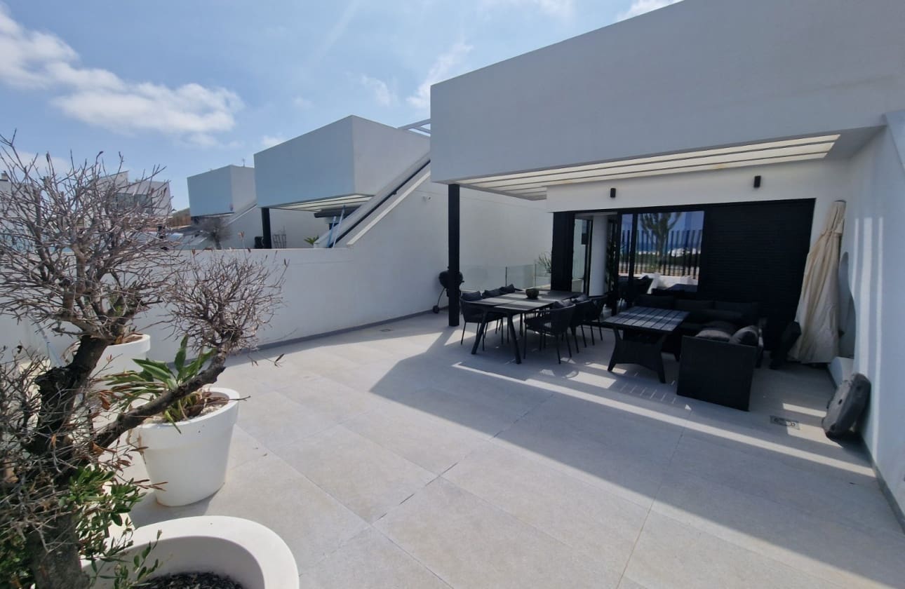 4 Zimmer Villa zu verkaufen in Guardamar del Segura mit Pool - 625.000 € (Ref: 9613095)