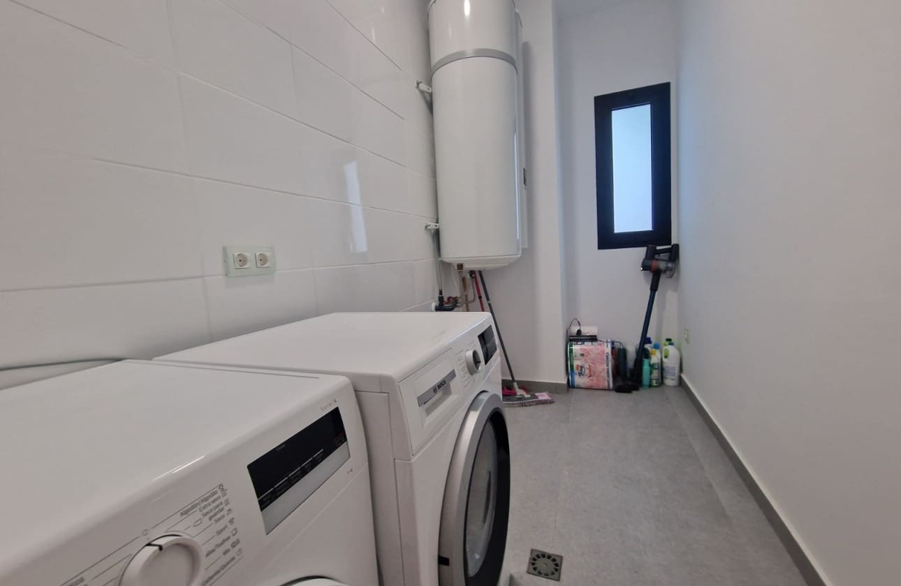 4 Zimmer Villa zu verkaufen in Guardamar del Segura mit Pool - 625.000 € (Ref: 9613095)