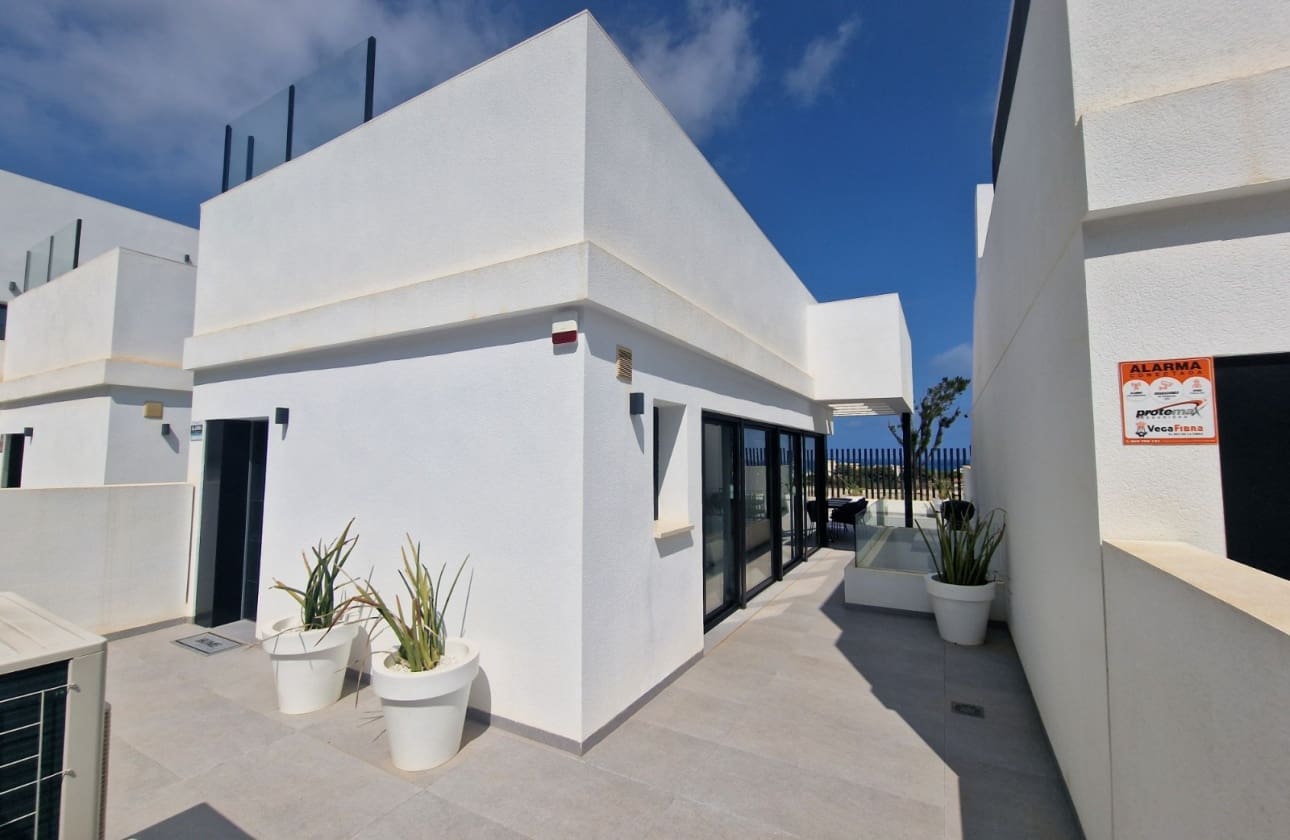 4 Zimmer Villa zu verkaufen in Guardamar del Segura mit Pool - 625.000 € (Ref: 9613095)