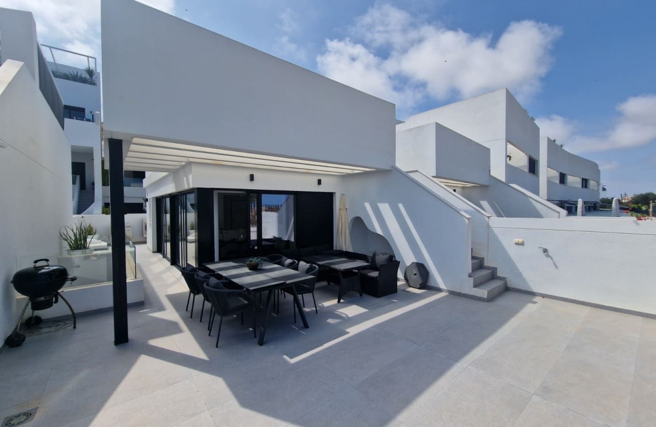 4 Zimmer Villa zu verkaufen in Guardamar del Segura mit Pool - 625.000 € (Ref: 9613095)