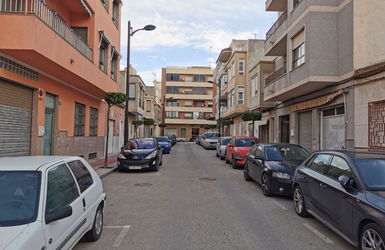 2 bedroom Villa for sale in Guardamar del Segura - € 165,000 (Ref: 9613096)