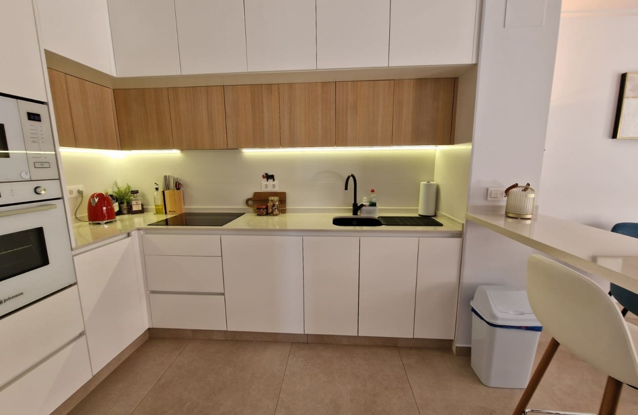 3 bedroom Apartment for sale in Guardamar del Segura with pool - € 264,900 (Ref: 9613097)