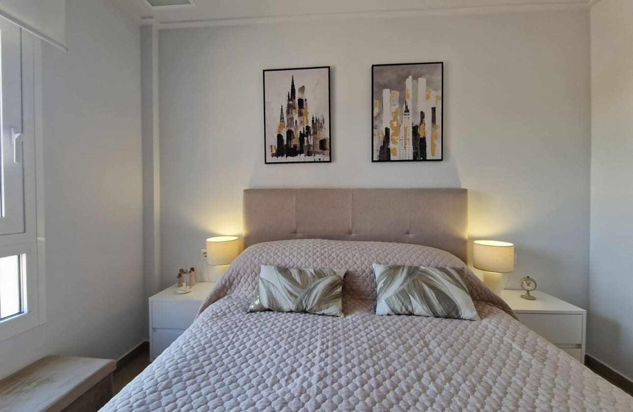 3 bedroom Apartment for sale in Guardamar del Segura with pool - € 264,900 (Ref: 9613097)