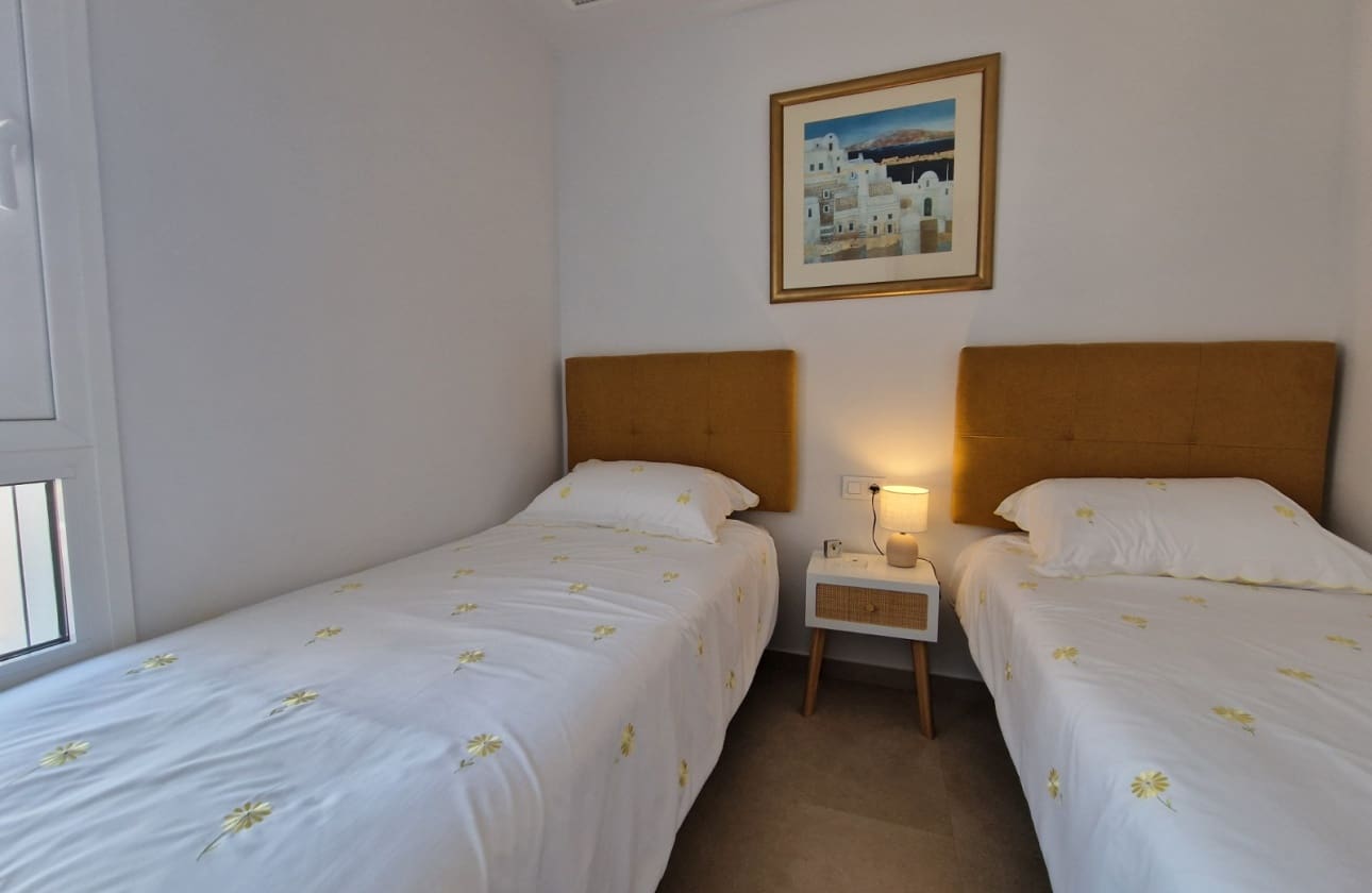 3 bedroom Apartment for sale in Guardamar del Segura with pool - € 264,900 (Ref: 9613097)