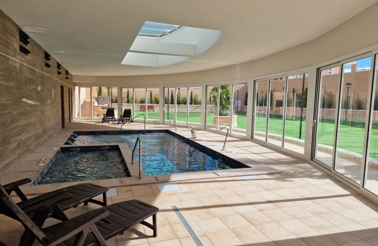 3 bedroom Apartment for sale in Guardamar del Segura with pool - € 264,900 (Ref: 9613097)