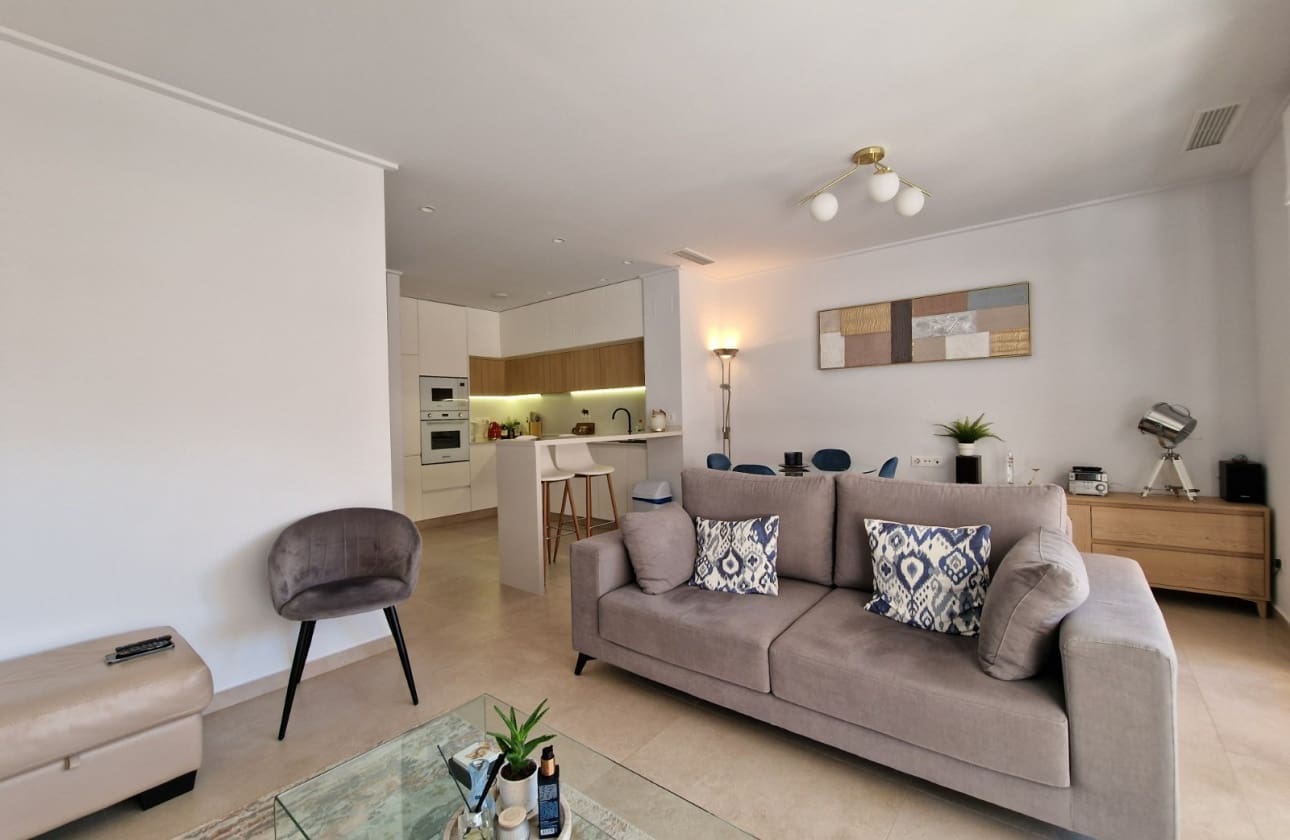 3 bedroom Apartment for sale in Guardamar del Segura with pool - € 264,900 (Ref: 9613097)