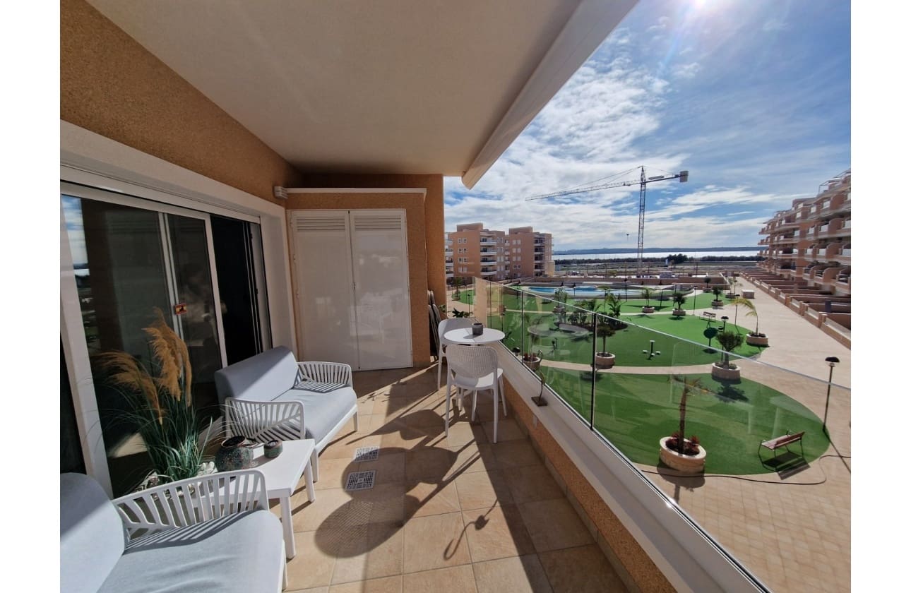 3 bedroom Apartment for sale in Guardamar del Segura with pool - € 264,900 (Ref: 9613097)