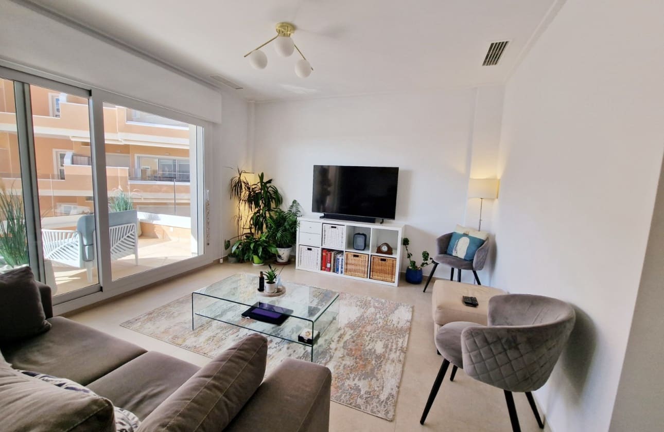 3 bedroom Apartment for sale in Guardamar del Segura with pool - € 264,900 (Ref: 9613097)