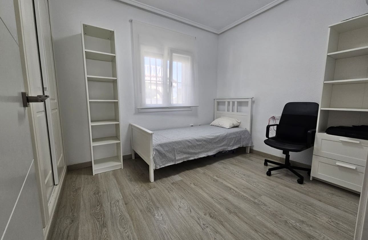 4 makuuhuone Huvila myytävänä paikassa Lo Pepin mukana uima-altaan - 450 000 € (Ref: 9613098)