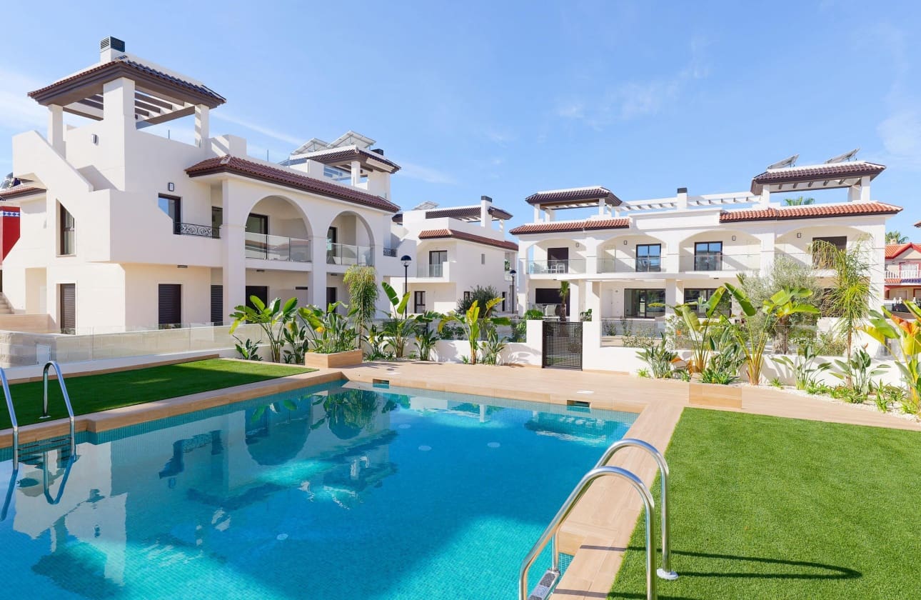 Bungalow de 2 habitaciones en Rojales en venta con piscina - 313.000 € (Ref: 9622072)