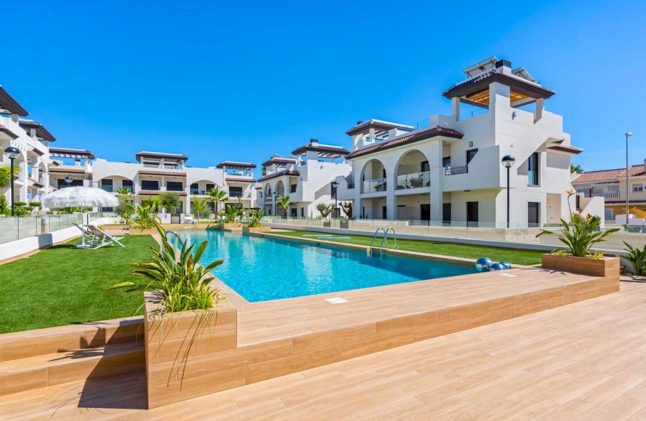 Bungalow de 2 habitaciones en Rojales en venta con piscina - 313.000 € (Ref: 9622072)