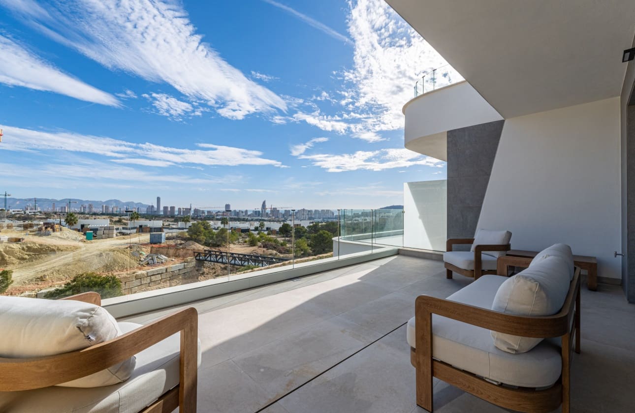 2 bedroom Penthouse for sale in Finestrat with pool - € 590,000 (Ref: 9622073)