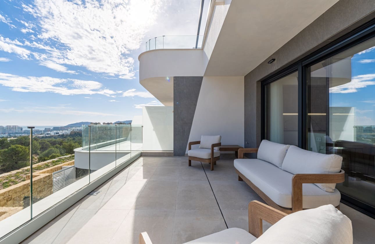 2 bedroom Penthouse for sale in Finestrat with pool - € 590,000 (Ref: 9622073)