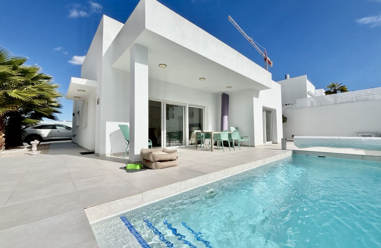 3 bedroom Villa for sale in Benijofar - € 569,500 (Ref: 9622106)