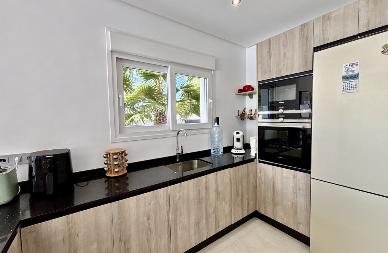 3 bedroom Villa for sale in Benijofar - € 569,500 (Ref: 9622106)