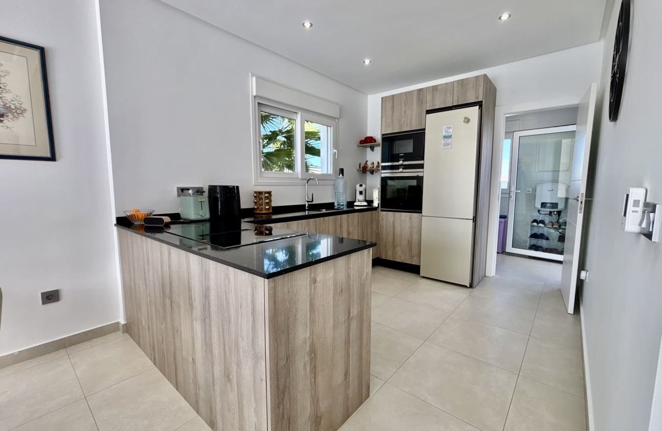 3 bedroom Villa for sale in Benijofar - € 569,500 (Ref: 9622106)