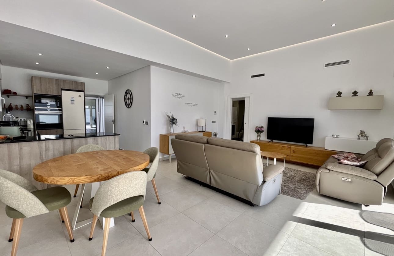 3 bedroom Villa for sale in Benijofar - € 569,500 (Ref: 9622106)