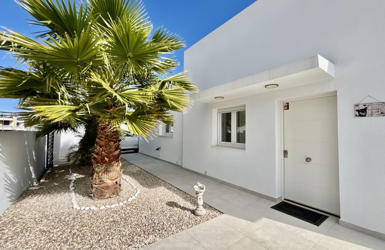 3 bedroom Villa for sale in Benijofar - € 569,500 (Ref: 9622106)