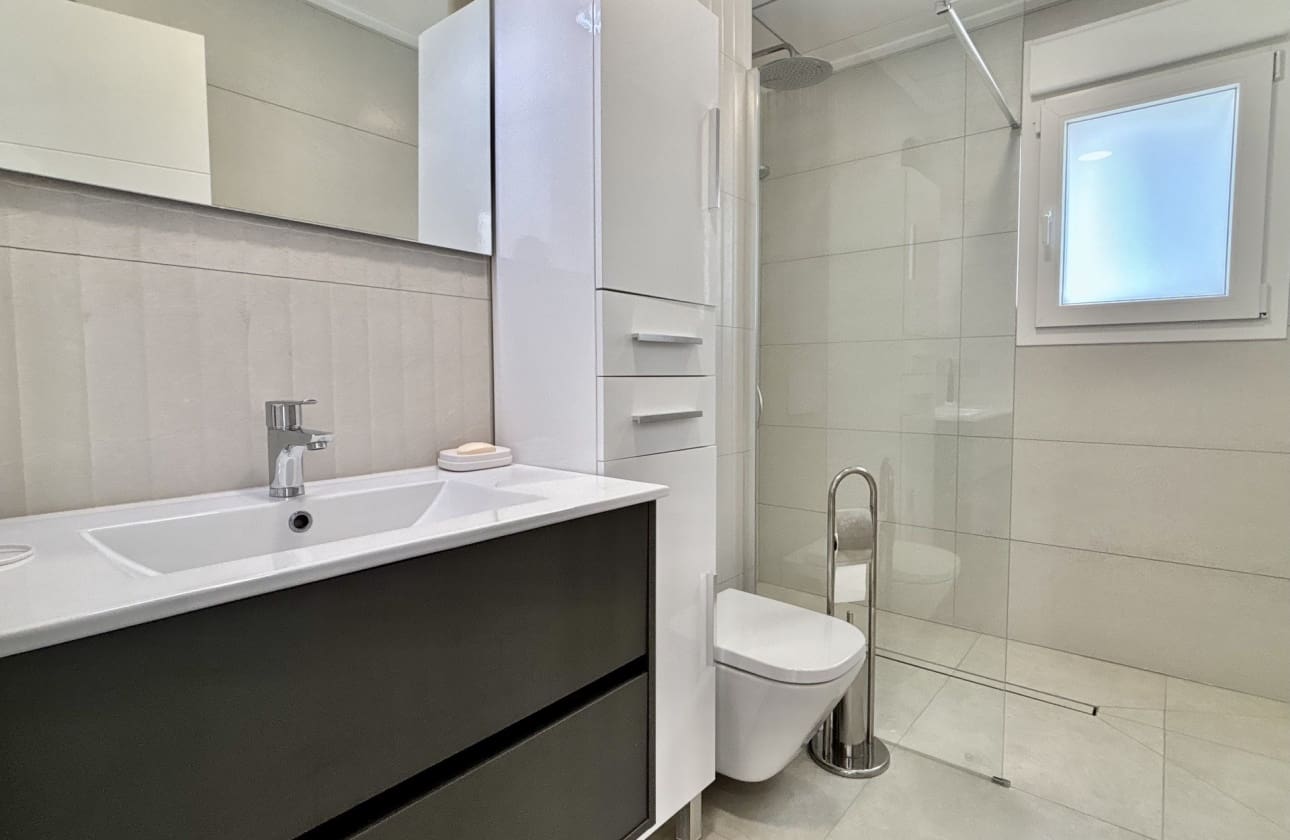 3 bedroom Villa for sale in Benijofar - € 569,500 (Ref: 9622106)