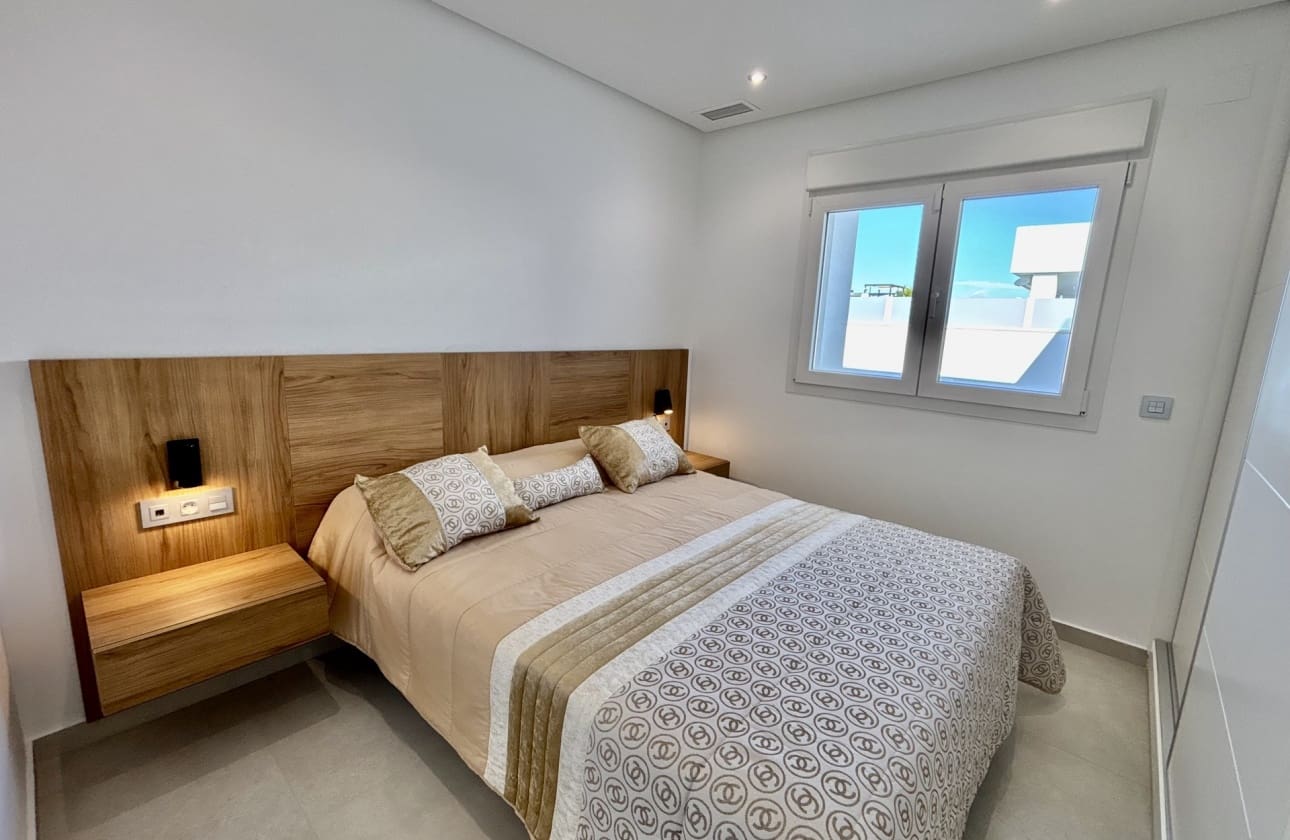 3 bedroom Villa for sale in Benijofar - € 569,500 (Ref: 9622106)